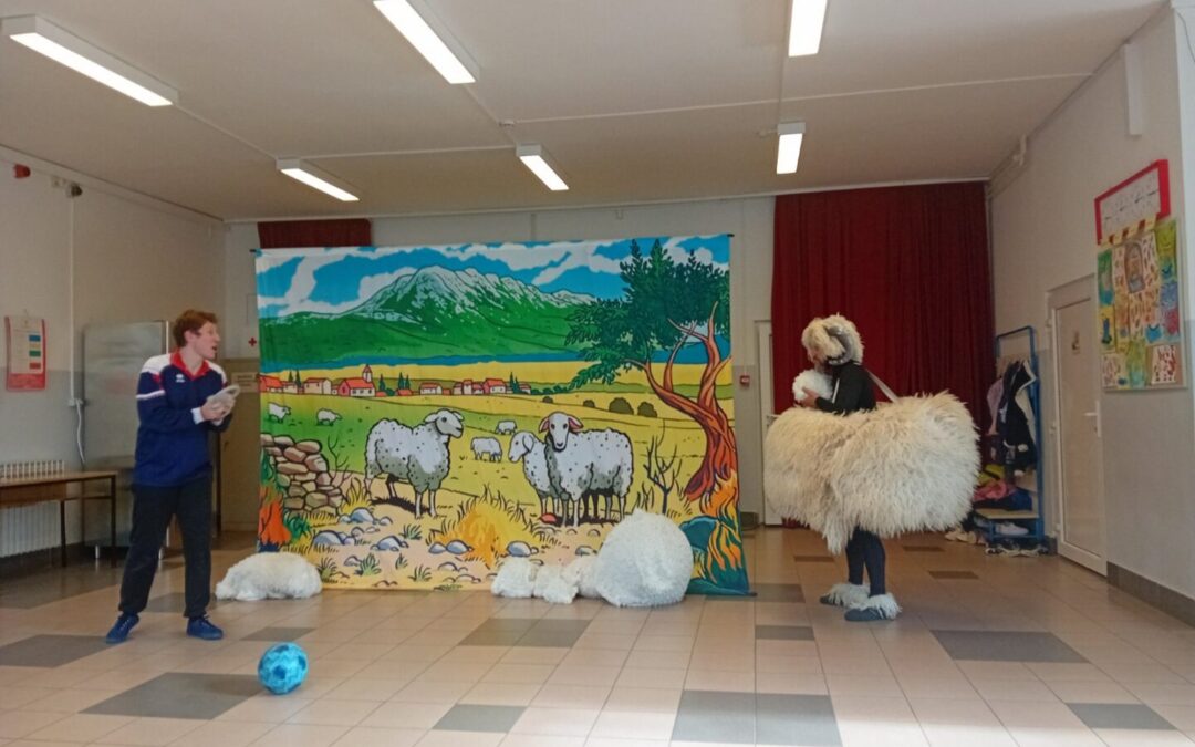 Predstava Luka i  Ovan u OŠ Cetingrad